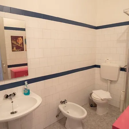 Comfy @ Chiado Апартаменты Лиссабон
